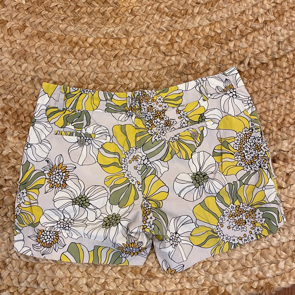 Patterned Shorts - Picture 2 of 3